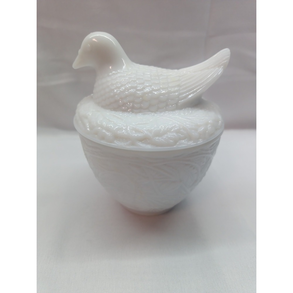Vtg Avon White Milk Glass Bird on Nest Covered Candle Holder W/ Candle 4.5"